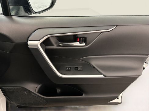 Used 2024 Toyota RAV4 XLE image 33
