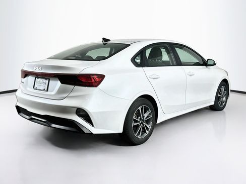 Used 2023 Kia Forte LXS FWD image 9
