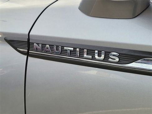 Certified 2021 Lincoln Nautilus Reserve image 25