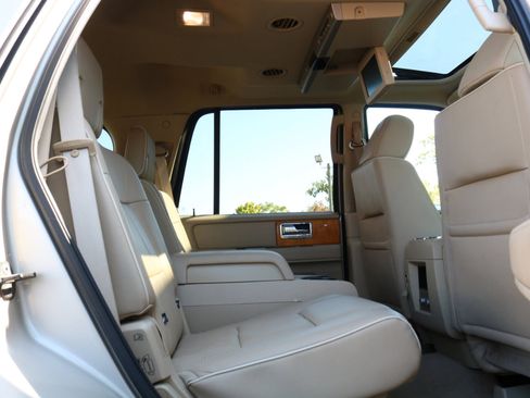 Used 2008 Lincoln Navigator 4WD image 45