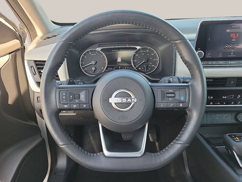Used 2024 Nissan Rogue SV w/ SV Premium Package FWD image 20