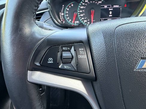 Used 2019 Chevrolet Trax LT w/ LT Convenience Package AWD/4WD image 12