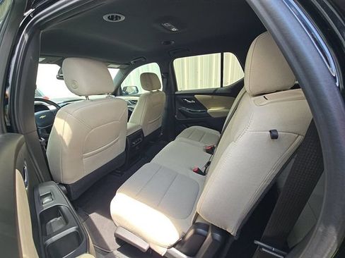Used 2023 Chevrolet Traverse LS FWD image 11