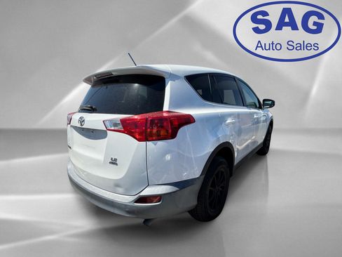 Used 2015 Toyota RAV4 LE AWD/4WD image 3