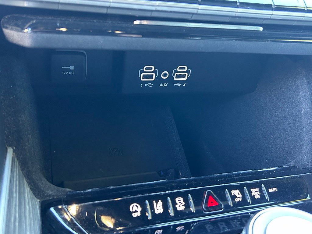 Used 2024 Jeep Wagoneer Series II w/ Flexible Seating Group RWD image 22
