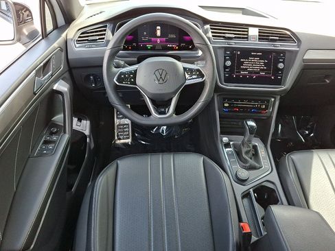 Used 2022 Volkswagen Tiguan SE R-Line AWD/4WD image 11