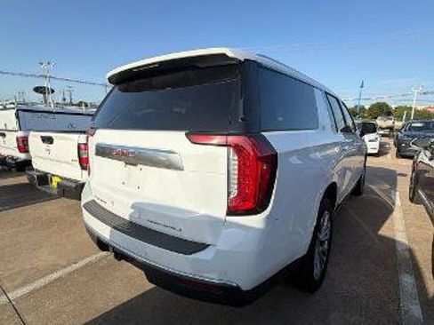 Used 2021 GMC Yukon XL Denali w/ Denali Premium Package AWD/4WD image 2