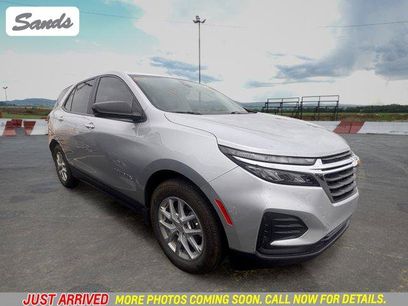 Used 2022 Chevrolet Equinox LS w/ LS Convenience Package