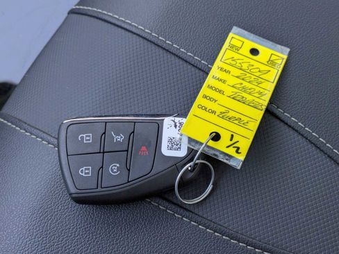 Used 2024 Chevrolet Traverse RS image 34