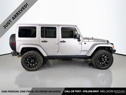 Used 2017 Jeep Wrangler Unlimited Rubicon w/ Connectivity Group AWD/4WD image 4