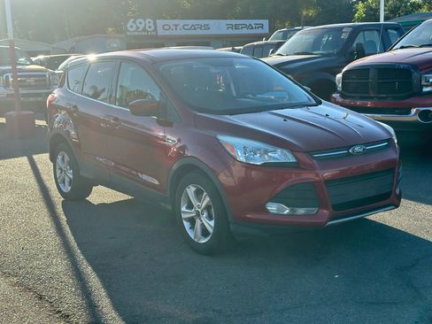 Used 2015 Ford Escape SE FWD image 2
