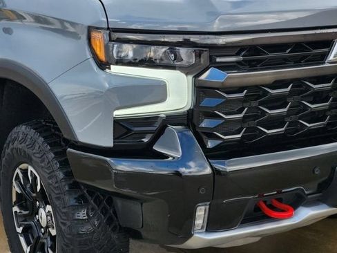 Used 2025 Chevrolet Silverado 1500 ZR2 w/ Technology Package AWD/4WD image 9