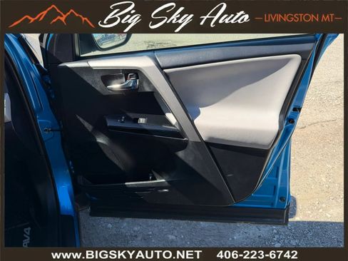 Used 2016 Toyota RAV4 Limited image 18