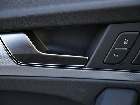 Certified 2025 Audi Q5 2.0T Premium Plus w/ Premium Plus Package image 15