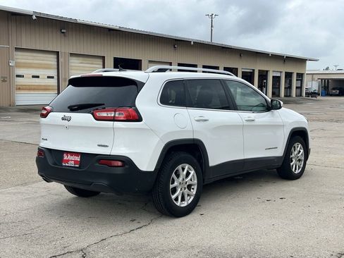 Used 2015 Jeep Cherokee Latitude AWD/4WD image 5
