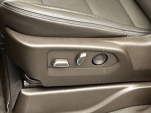 Certified 2022 GMC Yukon Denali image 12