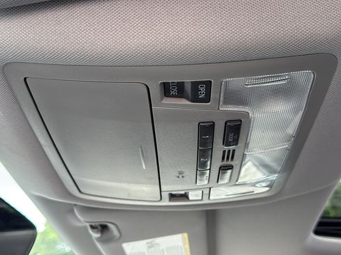 Used 2018 Toyota Highlander XLE AWD/4WD image 27