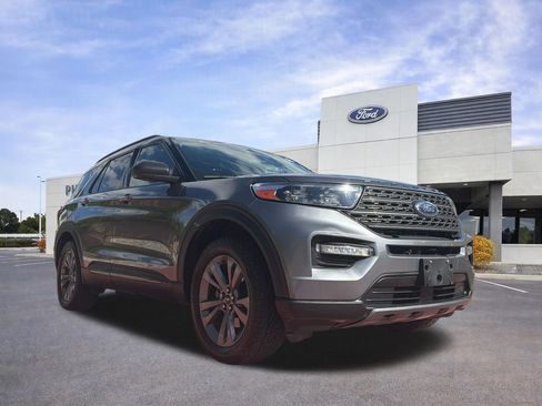 Used 2021 Ford Explorer XLT w/ Equipment Group 202A AWD/4WD image 1