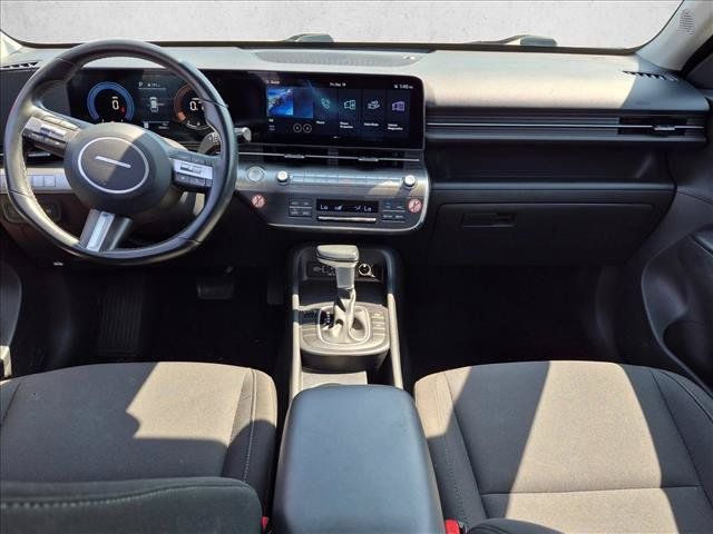 Used 2025 Hyundai Kona SEL FWD image 9