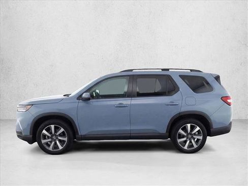 Used 2023 Honda Pilot Touring image 4
