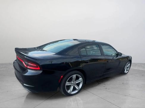 Used 2017 Dodge Charger R/T image 11