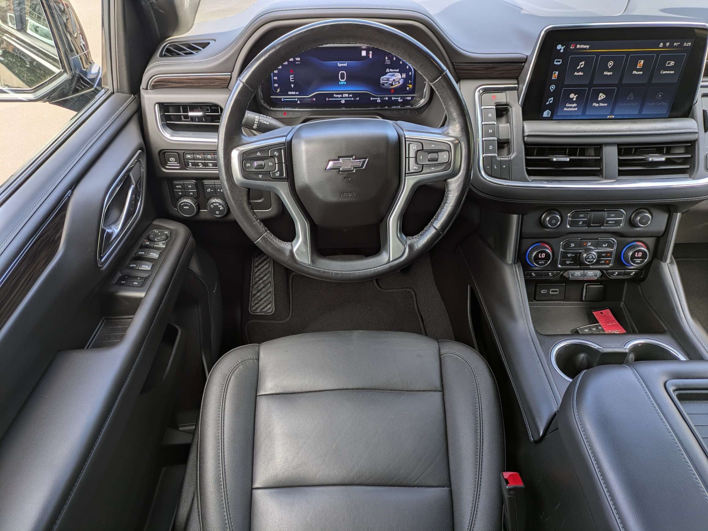 Used 2022 Chevrolet Tahoe Z71 w/ Luxury Package AWD/4WD image 16