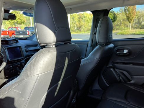 Used 2022 Jeep Renegade Limited w/ Sun, Sound & Wheels Group image 31
