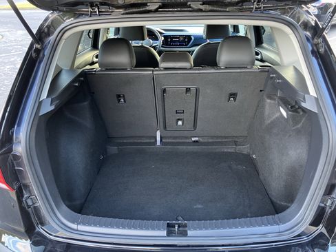 Used 2024 Volkswagen Taos SE image 32