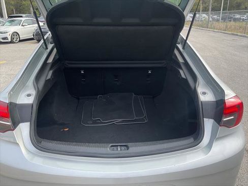 Used 2018 Buick Regal Preferred image 26