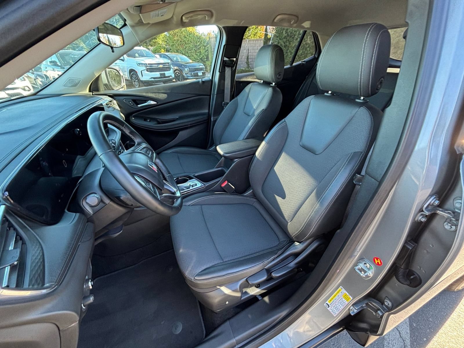 Used 2025 Buick Encore GX Preferred AWD/4WD image 34