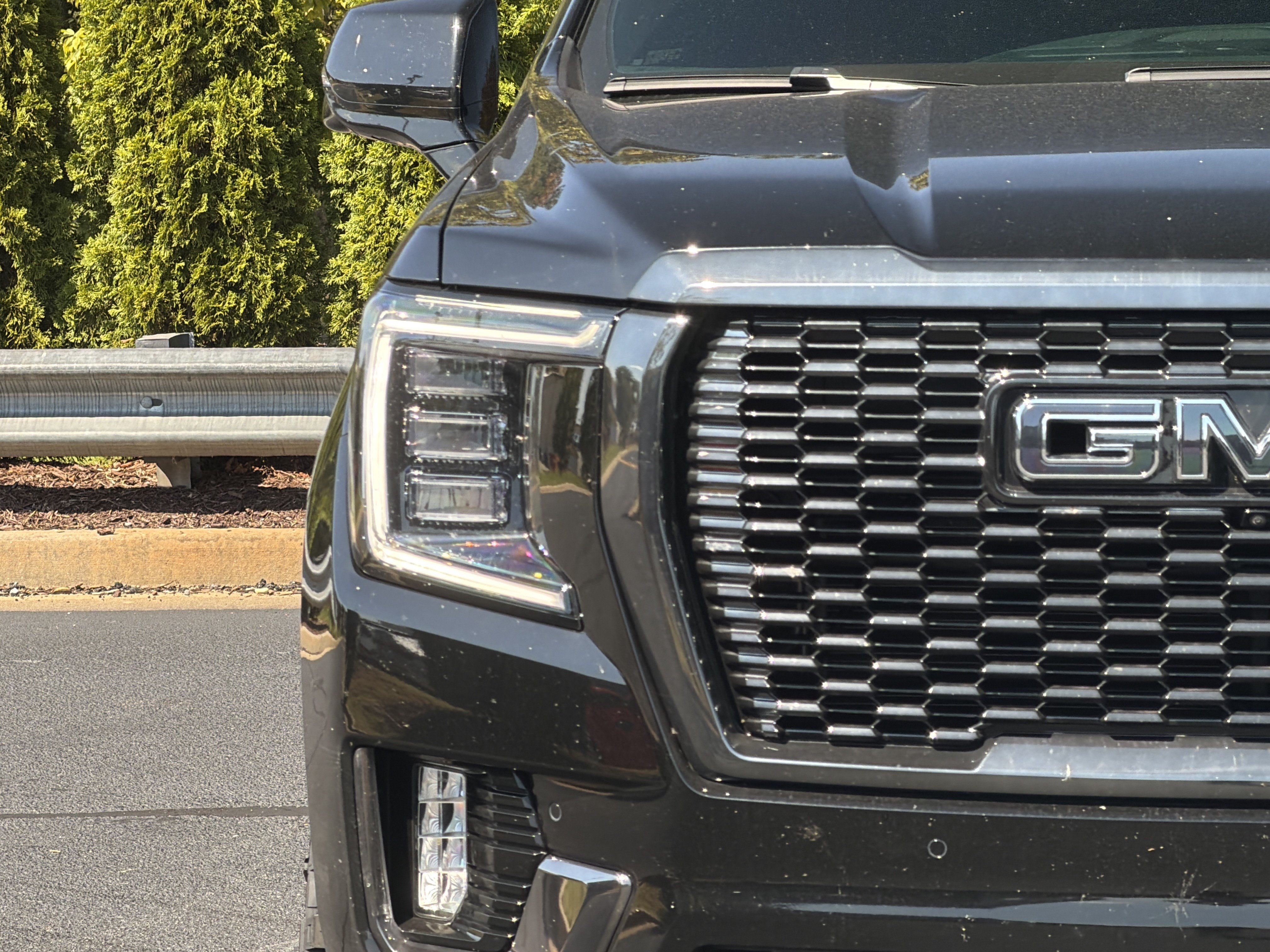 Used 2023 GMC Yukon Denali Ultimate w/ LPO, Floor Liner Package AWD/4WD image 20