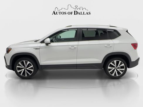 Used 2023 Volkswagen Taos SE FWD image 5