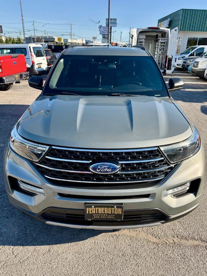 Used 2020 Ford Explorer XLT w/ Equipment Group 202A AWD/4WD image 10