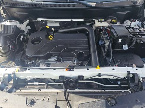 Used 2024 Chevrolet Equinox LS w/ LS Convenience Package FWD image 17