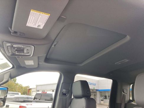 New 2026 GMC Sierra 2500 SLT w/ SLT Convenience Package AWD/4WD image 17