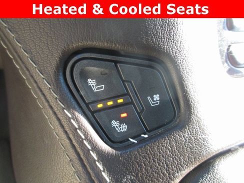 Used 2018 Chevrolet Suburban Premier image 18