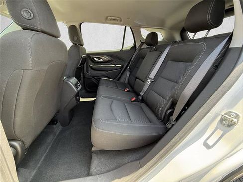 Used 2024 GMC Terrain SLE AWD/4WD image 22