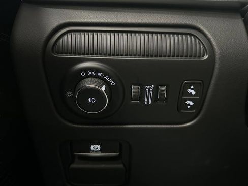 Used 2024 Jeep Grand Wagoneer Series III image 27