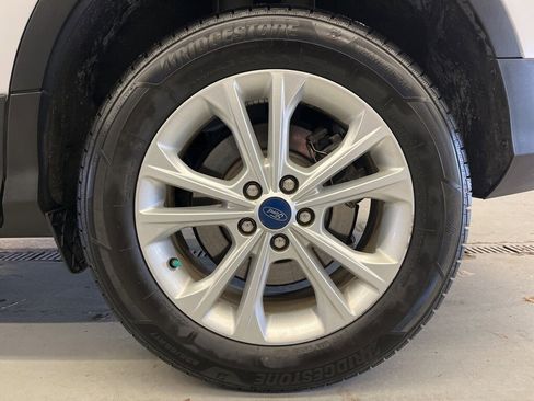 Used 2019 Ford Escape SE image 35