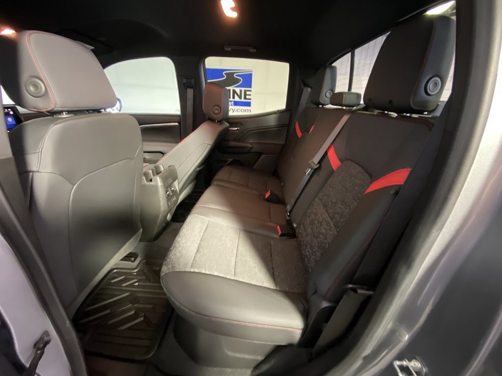 Used 2023 Chevrolet Colorado Z71 w/ Z71 Convenience Package 2 AWD/4WD image 30
