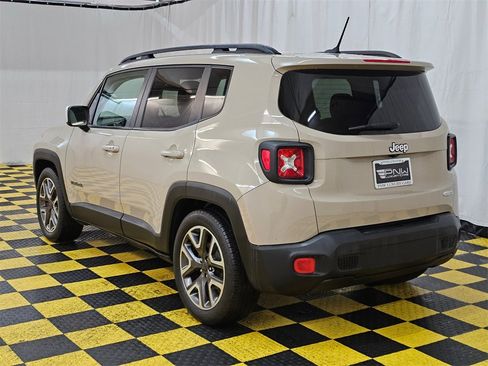 Used 2016 Jeep Renegade Latitude image 5
