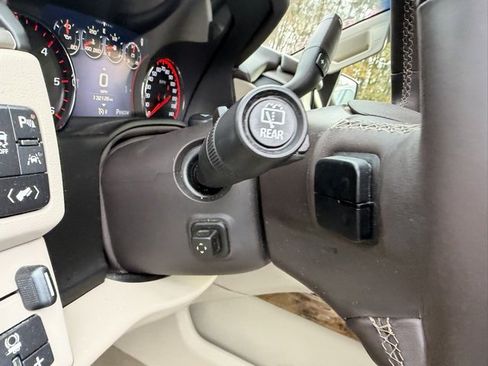 Used 2016 GMC Yukon Denali image 22