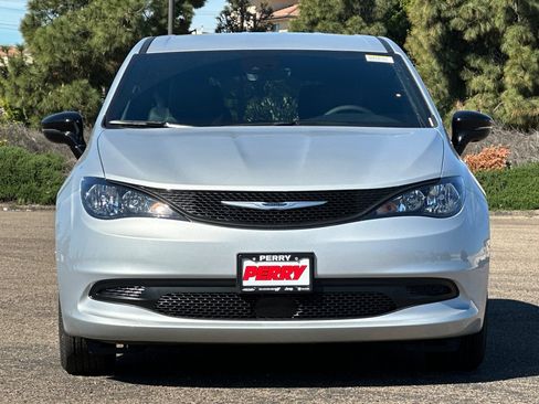 New 2026 Chrysler Voyager LX FWD image 5
