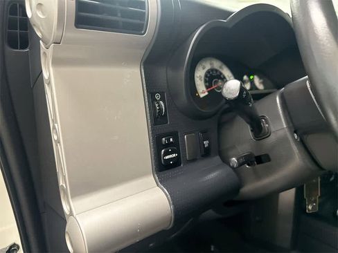 Used 2013 Toyota FJ Cruiser 4WD w/ Upgrade Pkg image 38