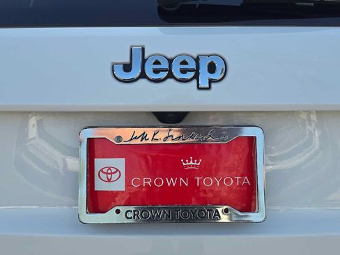 Used 2021 Jeep Grand Cherokee Limited AWD/4WD image 15