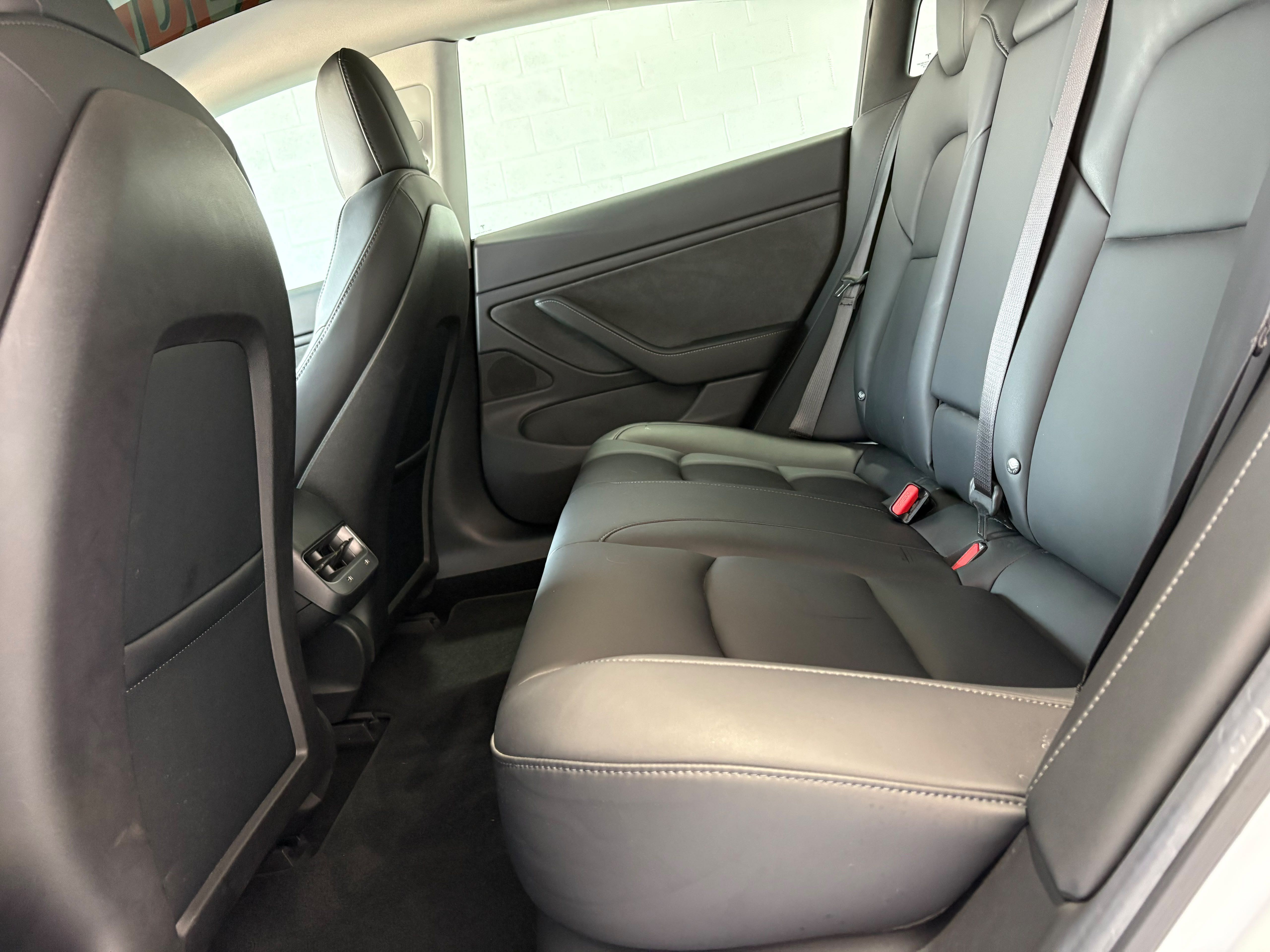 Used 2018 Tesla Model 3 Long Range RWD image 12