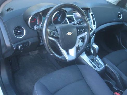 Used 2014 Chevrolet Cruze LT FWD image 15