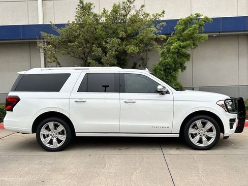 Used 2023 Ford Expedition Max Platinum RWD image 2
