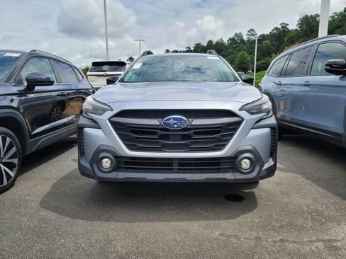 Used 2023 Subaru Outback Premium AWD/4WD image 2