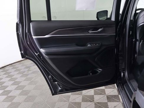 Used 2023 Jeep Grand Cherokee L Limited image 28